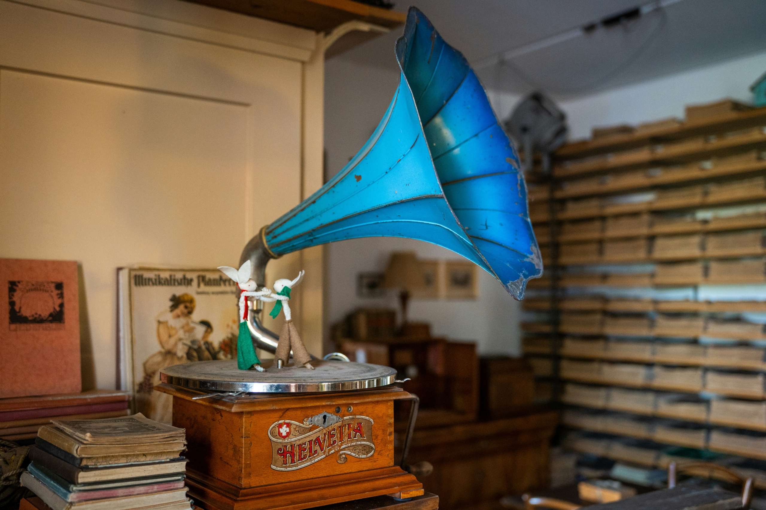 andri-aeschlimann-0FheT9oTFQA-unsplash